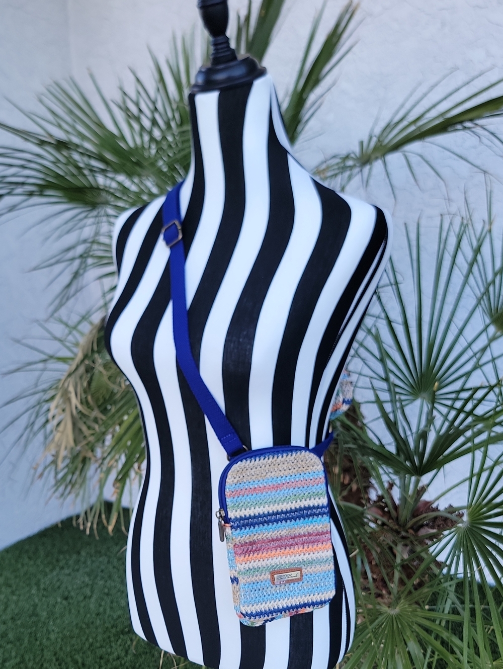 Sun N Sand Alessia | Poly Straw Small Crossbody Bag - Picture 1 of 10